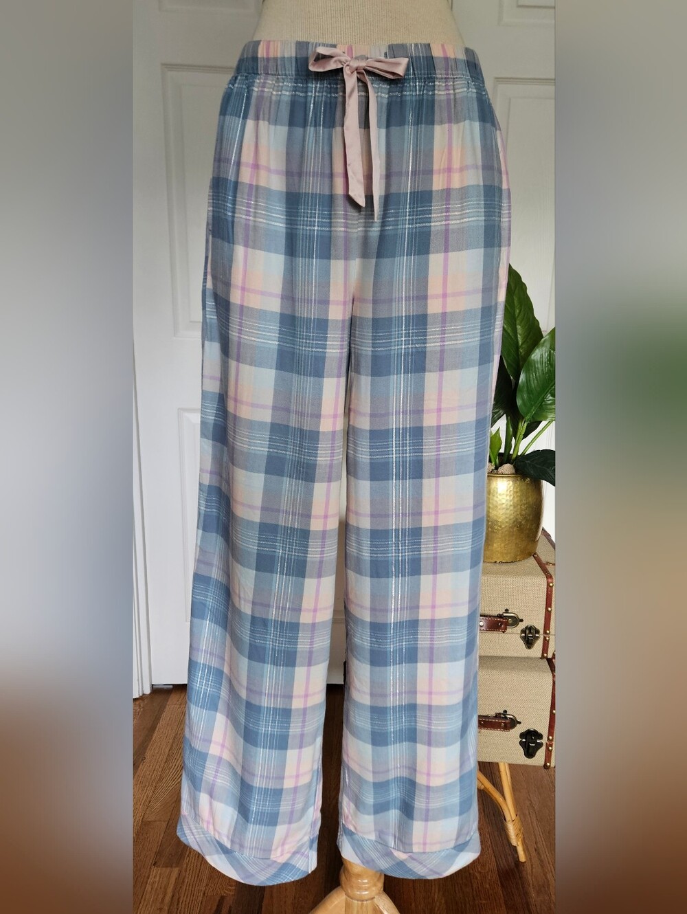 NWT Victoria's Secret Light Pink & Blue Plaid Flannel Pajamas Pants Size S